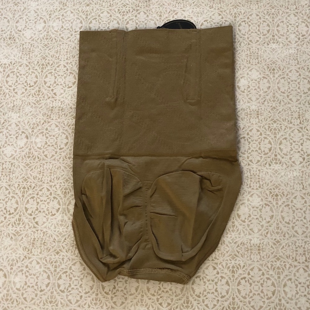 Shape Wear - Picture 5 of 6